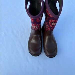 Bogs waterproof boots insulated youth sz 3 multicolor